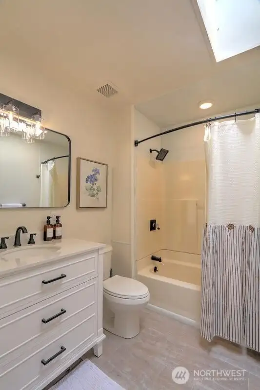 Main floor full bath