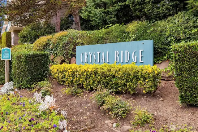 Amazing location with just minutes to I-5, 405, light rail, shopping and dining in the Southcenter area.