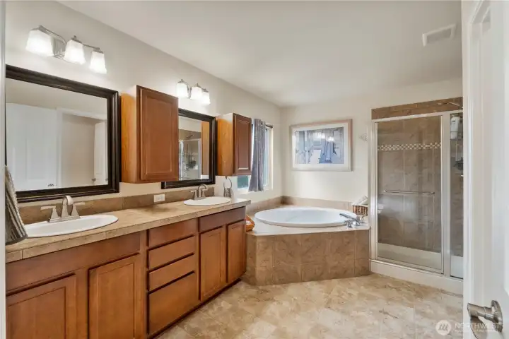 Primary 5 piece Bathroom