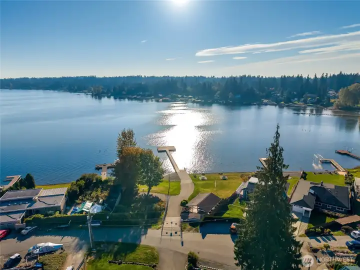 Community Dock, Launch, Volleyball, Gazebo, & Firepit