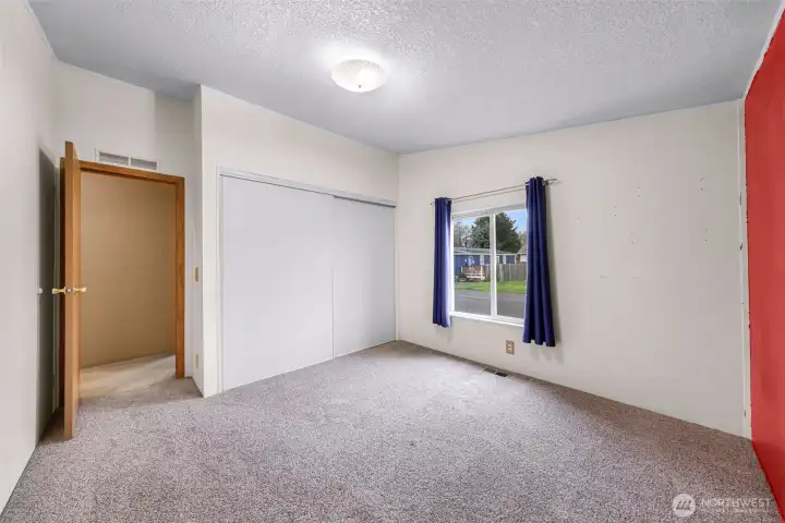 2nd bedroom has a large closet, plus the room, its big!