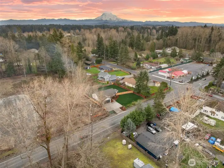 Front arial view, this is a great lot!