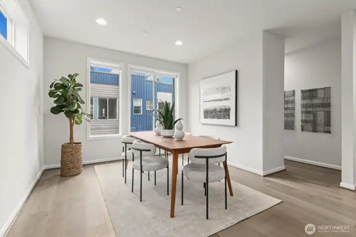 Dining room (staged)