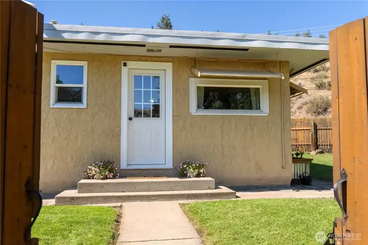 Home has been meticulously maintained by current owner. Home has been meticulously maintained by current owner.
