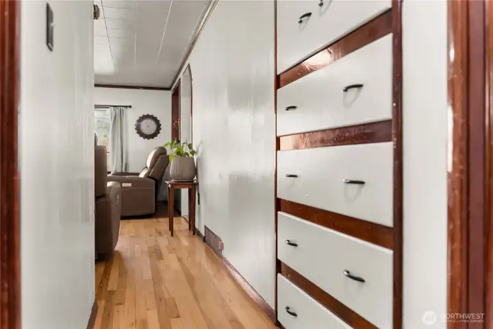 Incredible mid-century built-ins maximize storage space Incredible mid-century built-ins maximize storage space
