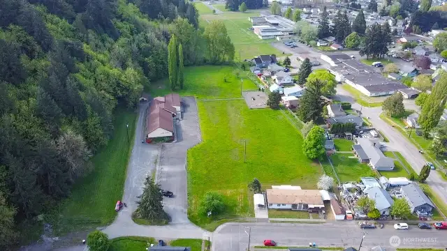 502 E Plum Street, 6.21 acres, R8, Washington School is adjacent to the North, in this photo. Seminary Hill (Nature Trails) is to the West of this photo.