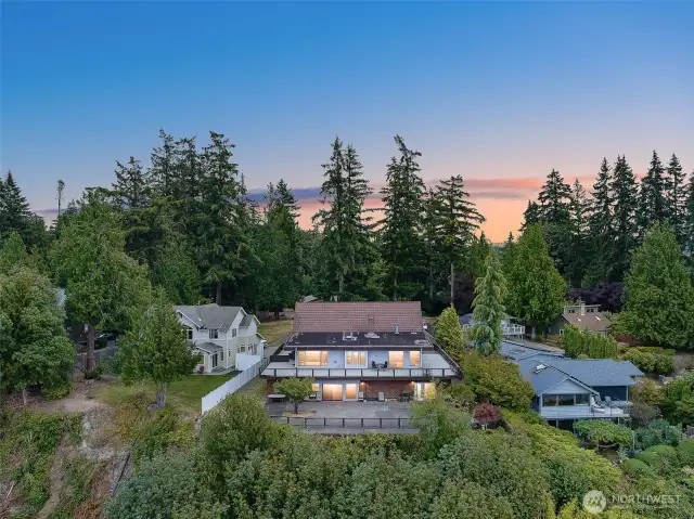 Magnificent Raft Island Estate!