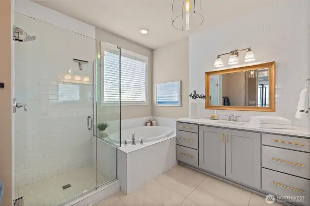 Frameless Shower