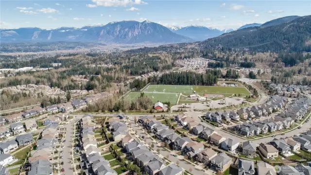 Jean Hansen Community Park blocks away.  Welcome to Eagle Pointe neighborhood!