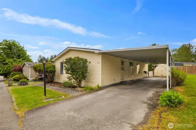 Well maintained front yard.