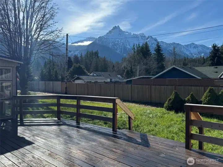 Whitehorse Mountain View!