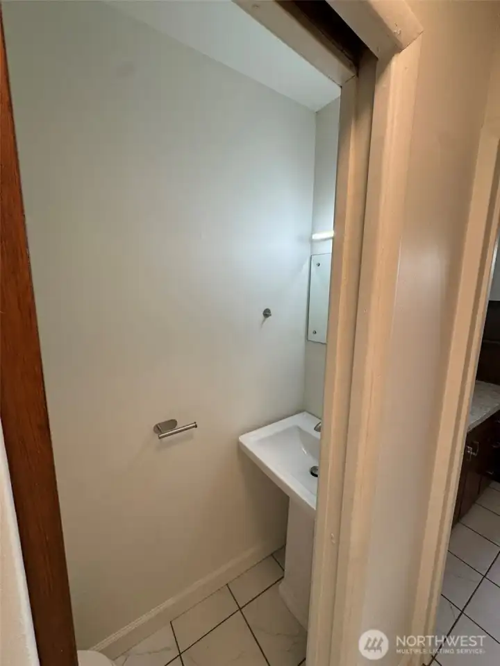 1/2 bath