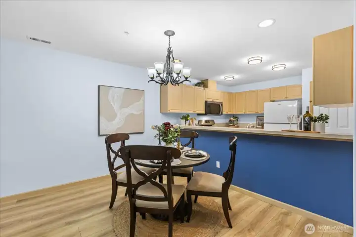 Cozy dining area off kitchen