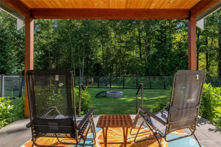 Covered patio & fenced back yard space!