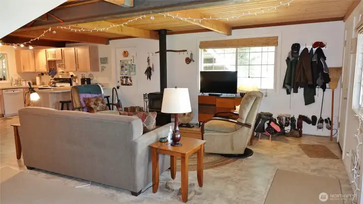 Open Great Room w/ Entry. Tile floors.