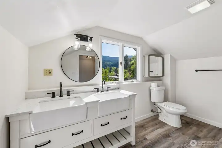 Upstairs Bath with Hower