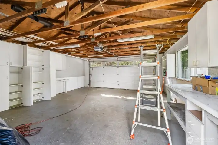 Detached garage