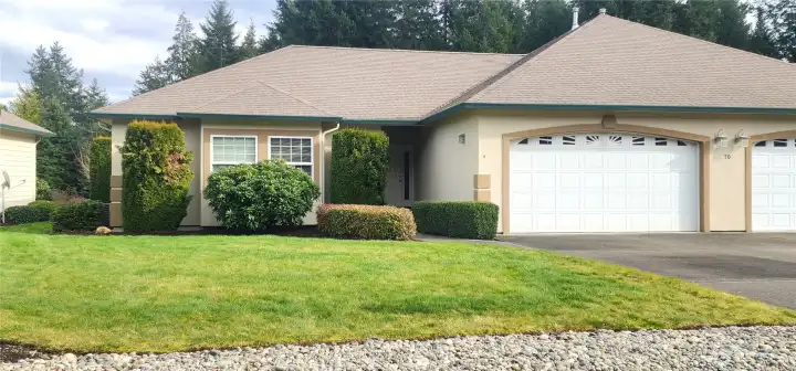 2 bedroom condo with a 2 car garage. All landscaping maintained by the HOA.