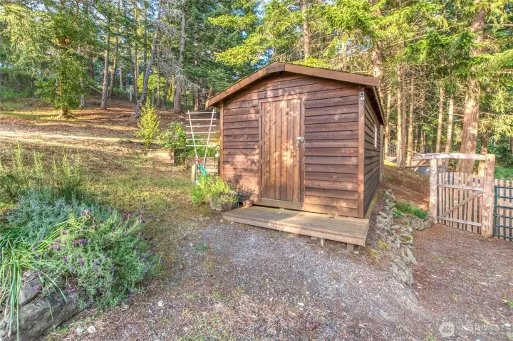 Wonderful shed/shop for storage, working, or ?