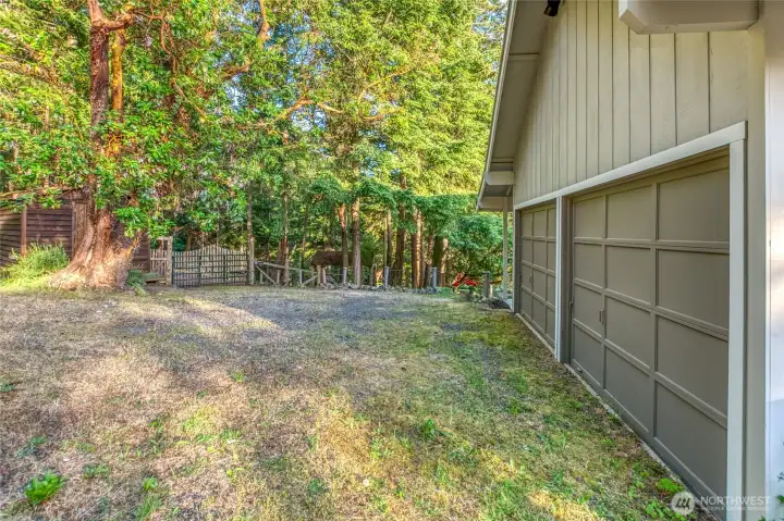 Garage and automatic gated entrance