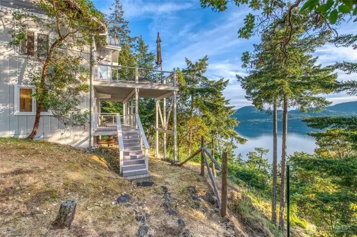 Stairs from lower deck to outside