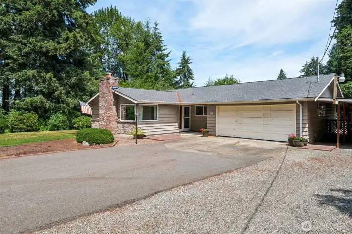 Rambler in a great location with lots of parking space too.