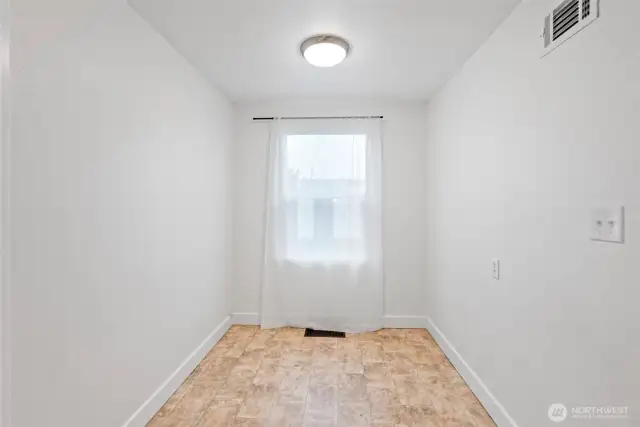 Dining area off kitchen