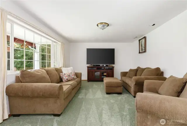 Reverse view of the living room off the entry