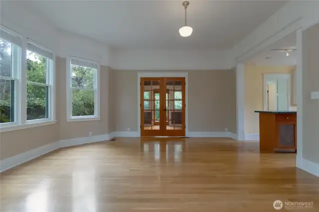 wonderful space for entertaining!
