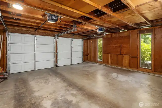 2 car enclosed garage