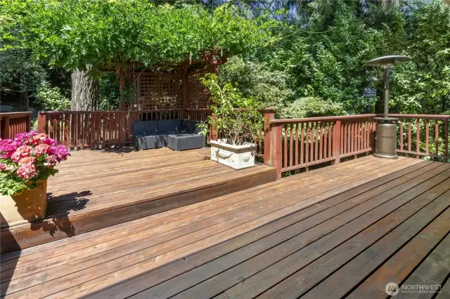 Large private deck, perfect for entertaining.
