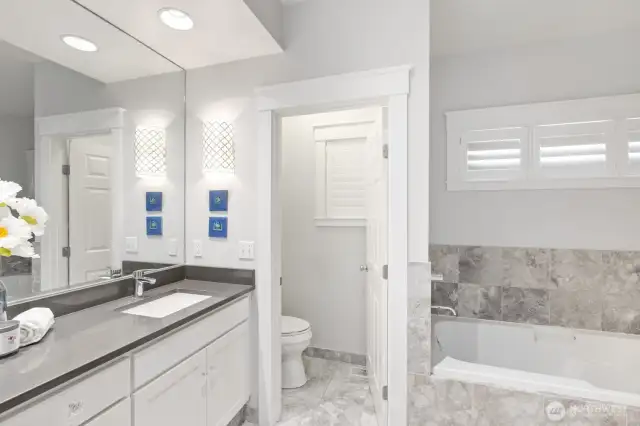 Double sinks and granite counters