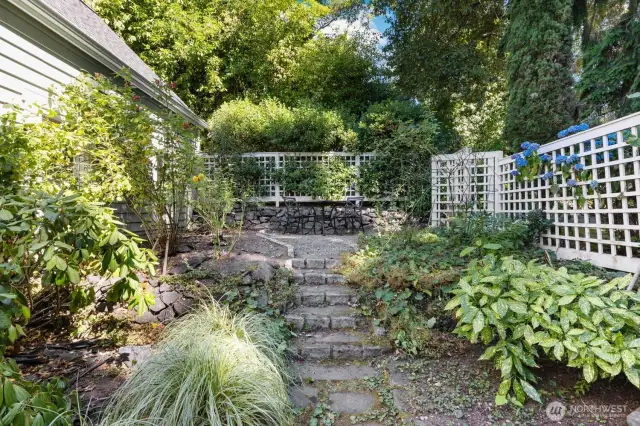 side yard patio