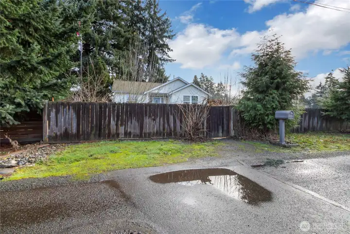 The 6ft cedar fencing gives you plenty of privacy and more off street parking.