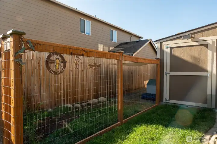 dog run but can easily be removed. shed incl