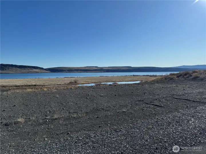 Lot View towards Columbia River