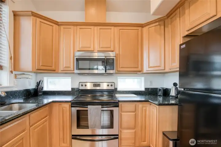 All appliances stay with the home!