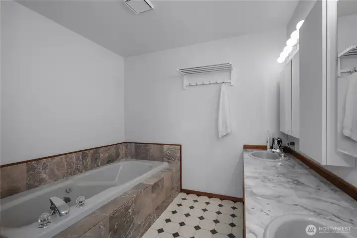 Primary Bath - Start and end the day in a spacious 5 piece bath designed for comfort and function. Primary Bath - Start and end the day in a spacious 5 piece bath designed for comfort and function.