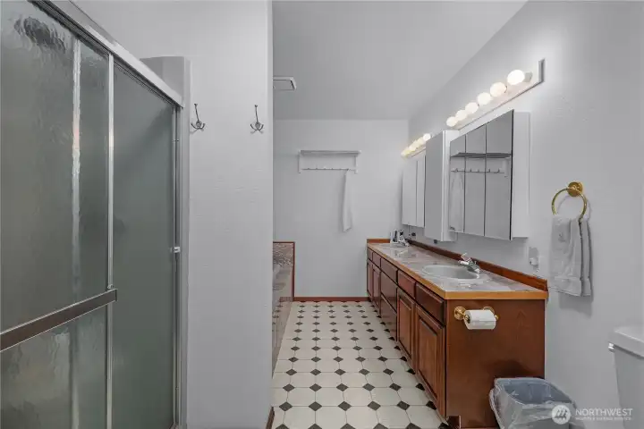 PBa - Primary bath offers an extended vanity, dual sinks, and separate bathing areas. PBa - Primary bath offers an extended vanity, dual sinks, and separate bathing areas.