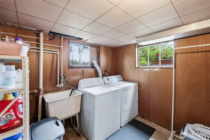 Washer/dryer in the basement.
