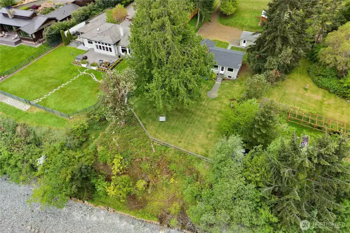 90ft +- of medium bank waterfront.