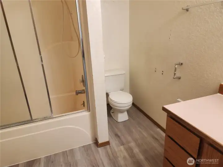 Apt No 1 Bathroom