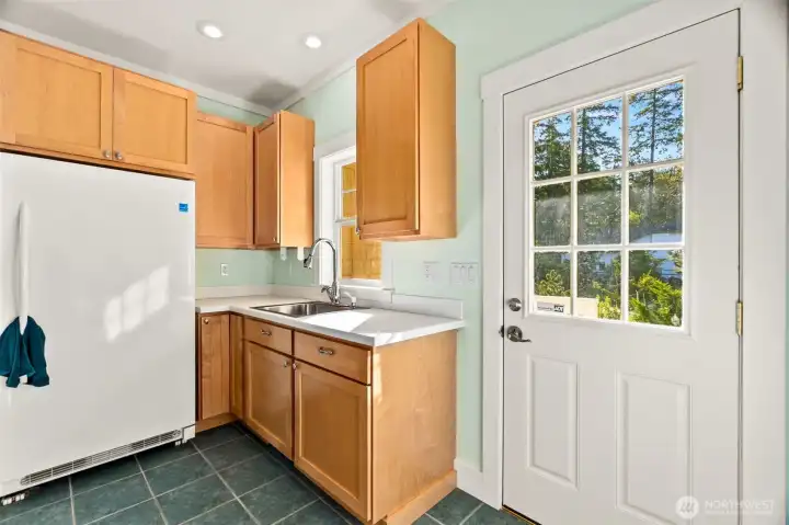 mud room off kitchen a separate entrance mud room off kitchen a separate entrance