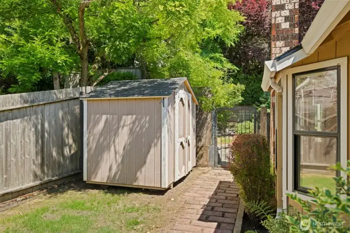 Storage shed on the side.