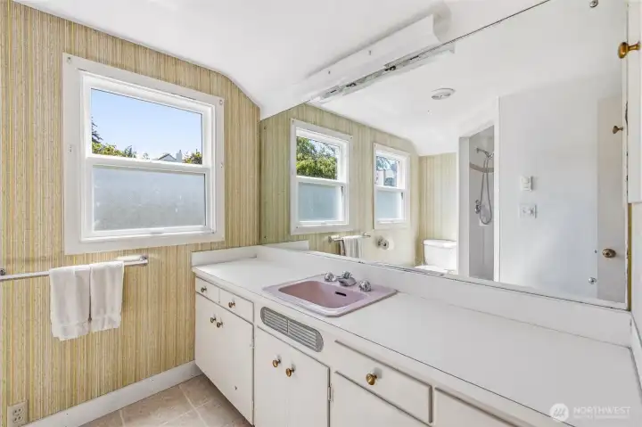 Upstairs .75 bathroom Upstairs .75 bathroom
