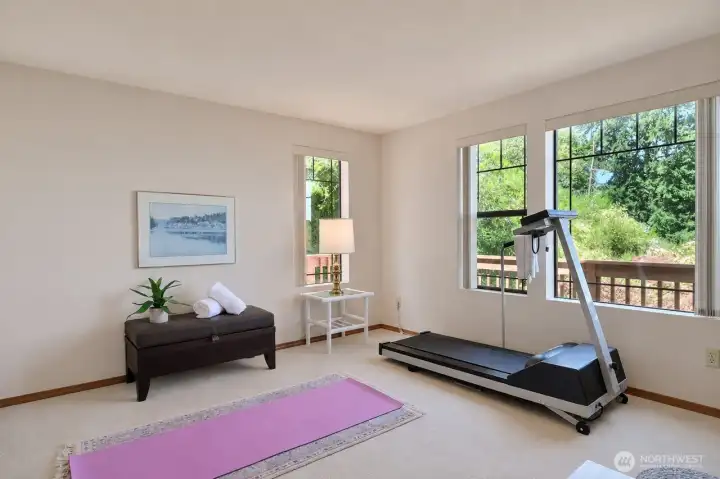 Flex room off primary bathroom