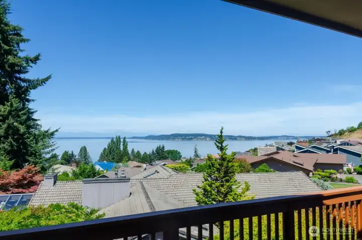 sweeping Views of Puget Sound and the Olympic Mtns from the spacious deck