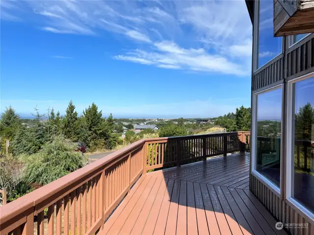 Large front and side decks, with magnificent views.