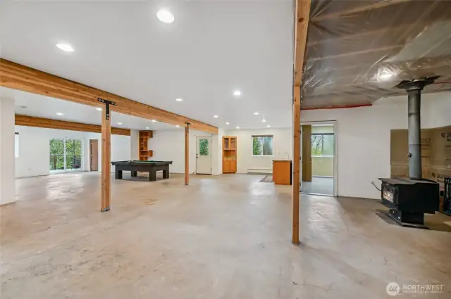 Huge Basement w tons of MIL potential.