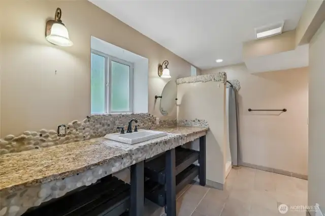 Bedroom 4 w private bath